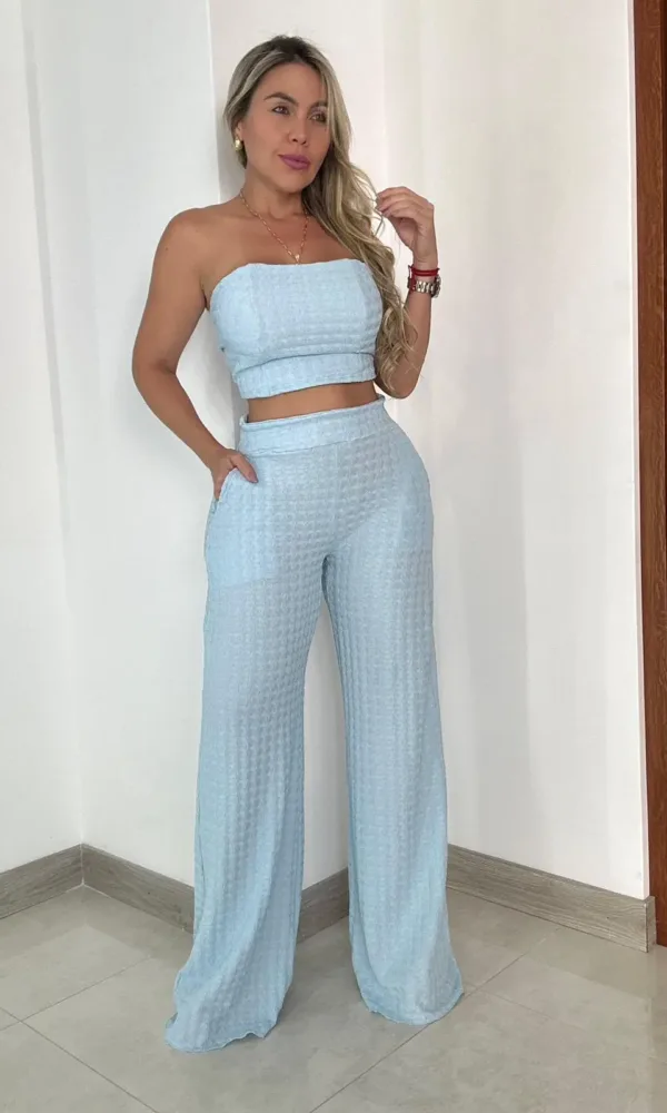 Conjunto pantalón y blusa strapless