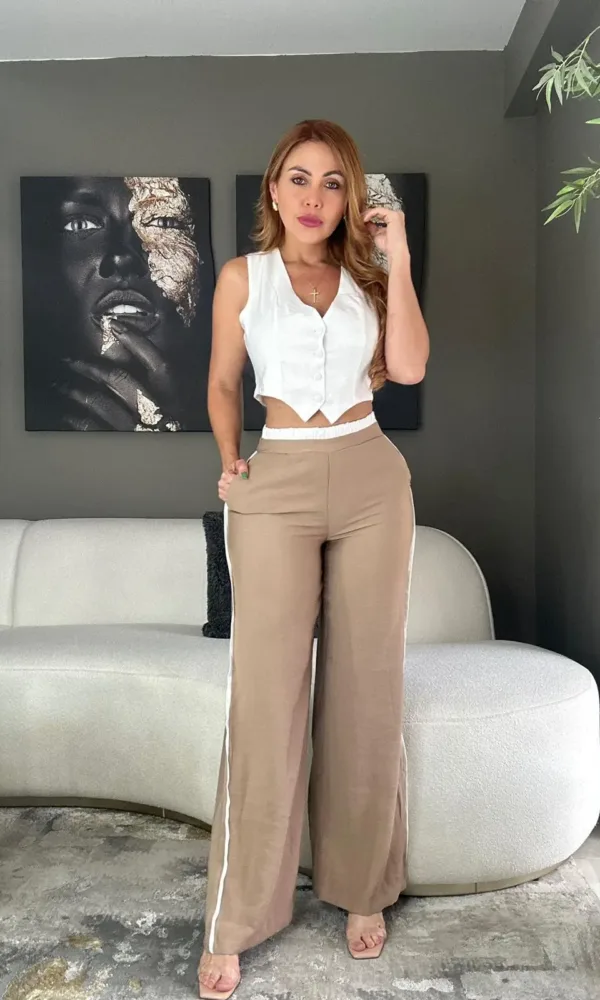 Conjunto de pantalón lineas laterales y chaleco