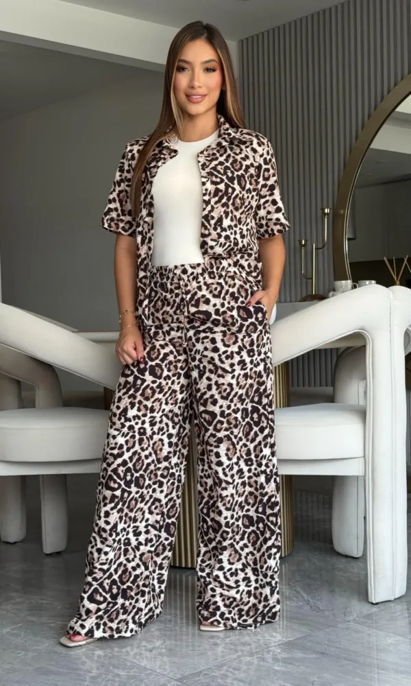 Conjunto de pantalón y camisera print (No incluye top)